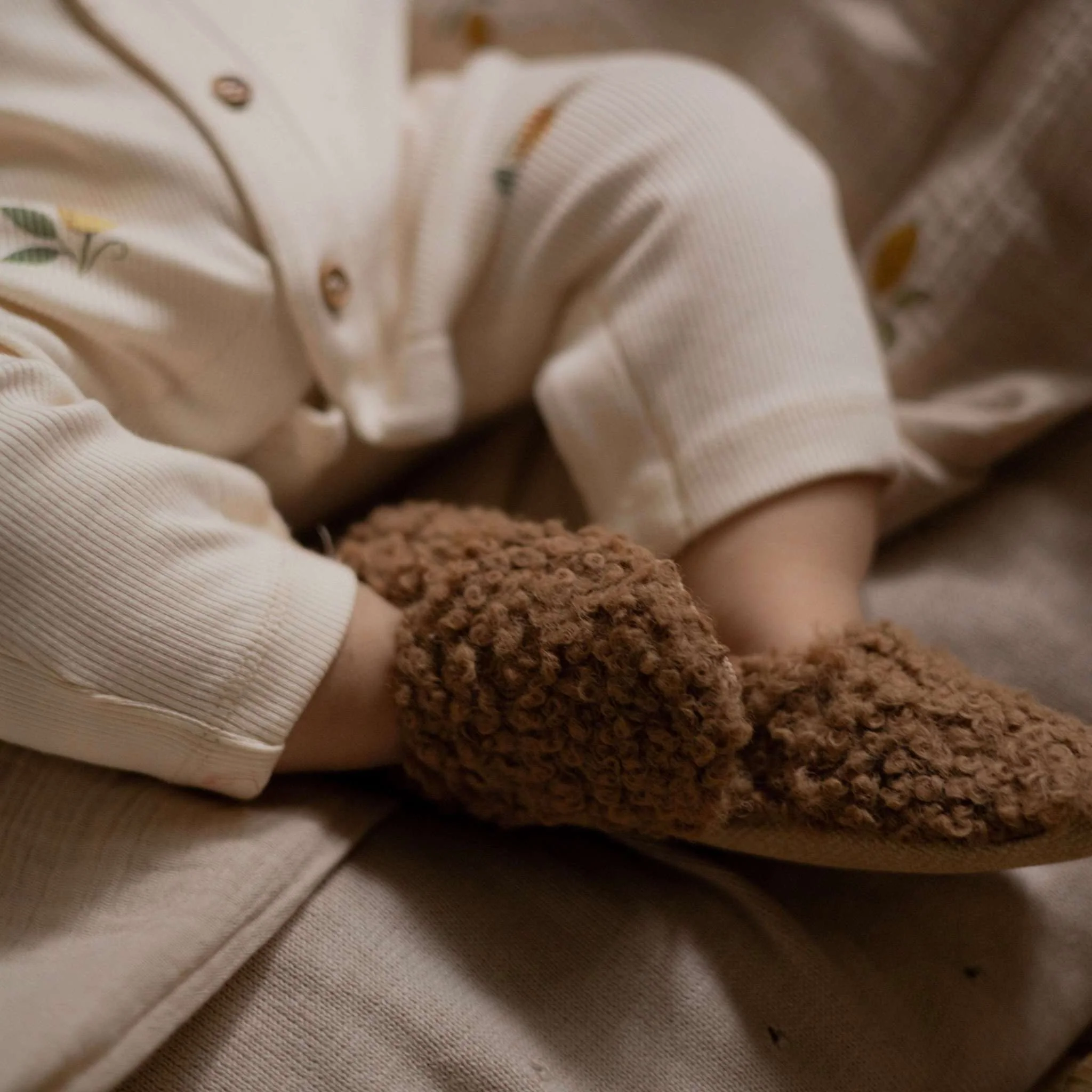 Vegan Shoes - Cosy Roots - Teddy Shoes - Chocolate - Image 4