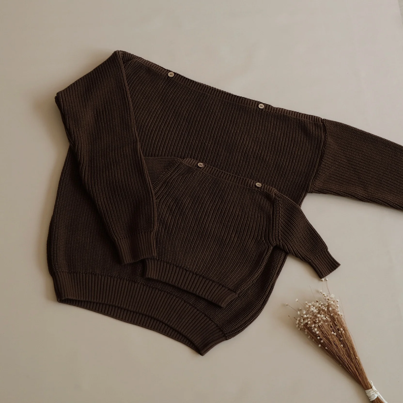 Organic Oversize Knit Pulli - Chocolate - Image 11